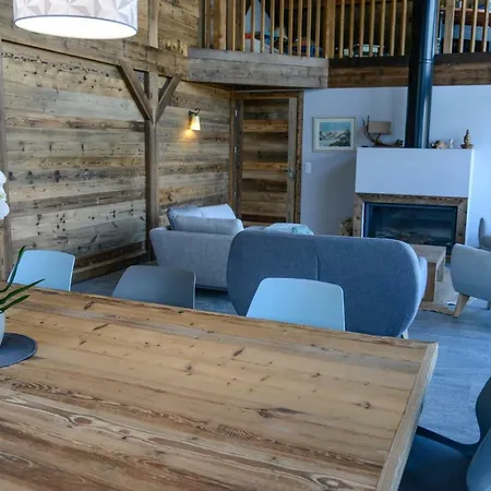 Les Loges Du Kandahar Bed & Breakfast