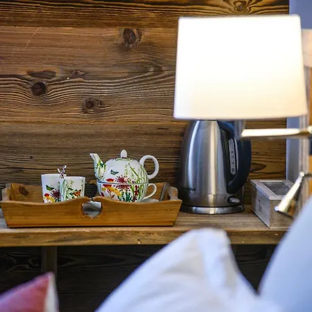 Les Loges Du Kandahar Bed & Breakfast *